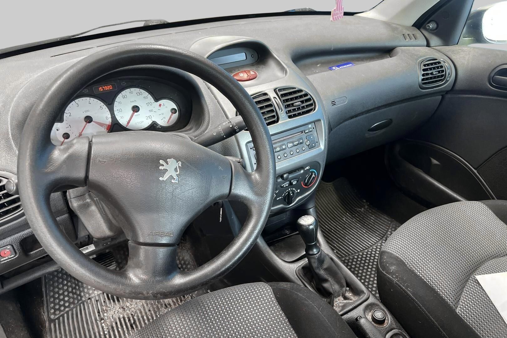 Peugeot 206 iso kuva 10