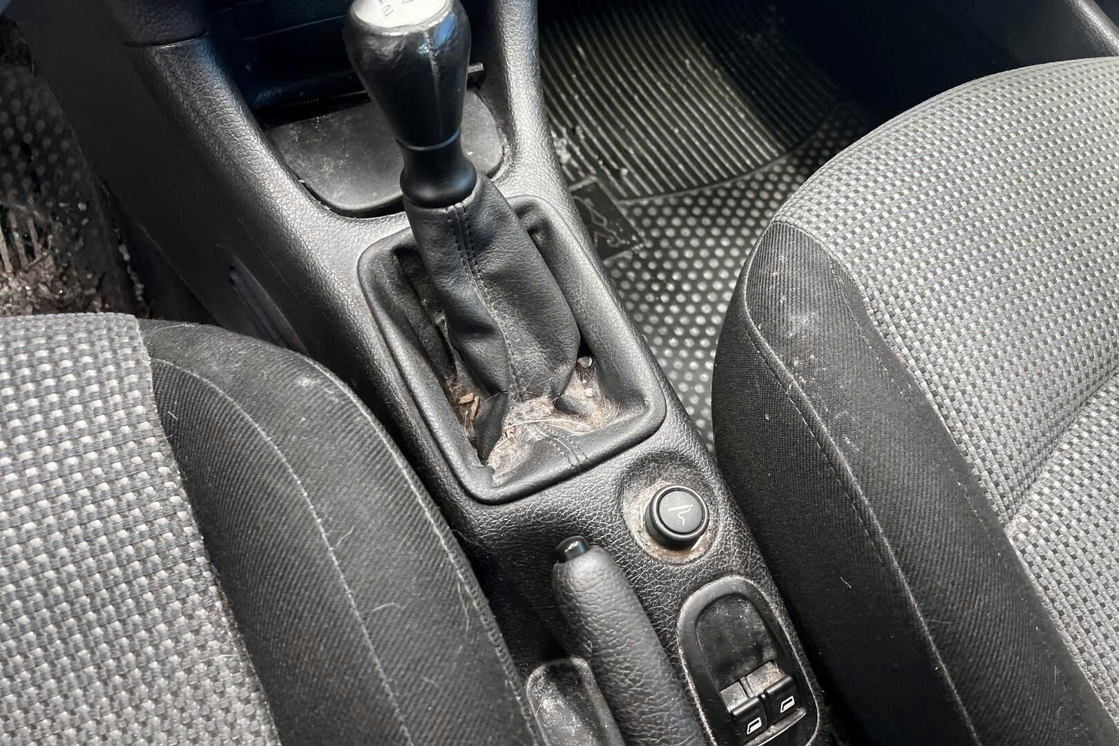 Peugeot 206 iso kuva 18