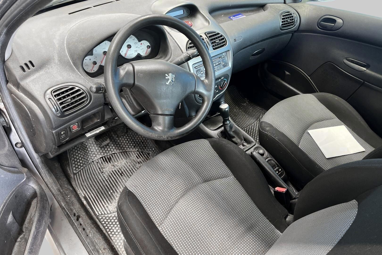 Peugeot 206 iso kuva 8