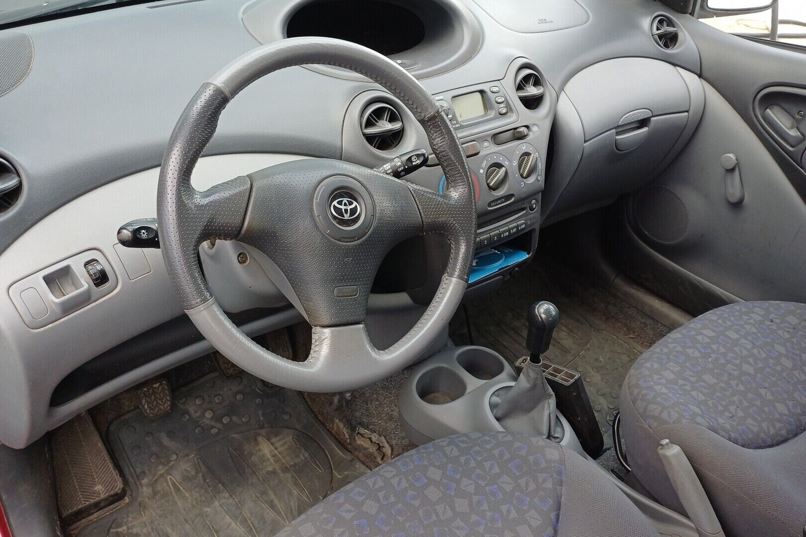 Toyota Yaris iso kuva 1