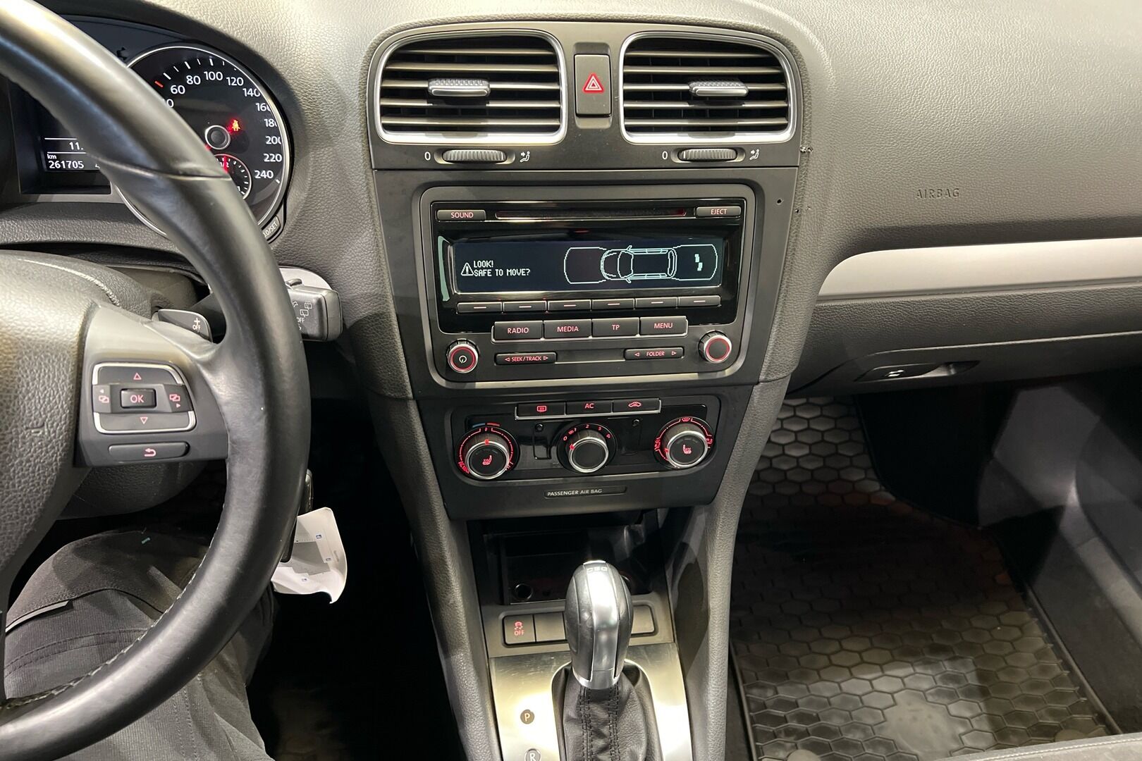 Volkswagen Golf iso kuva 14