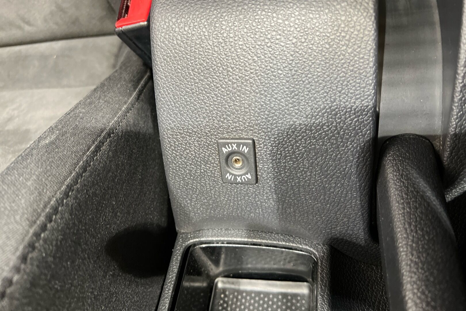 Volkswagen Golf iso kuva 16