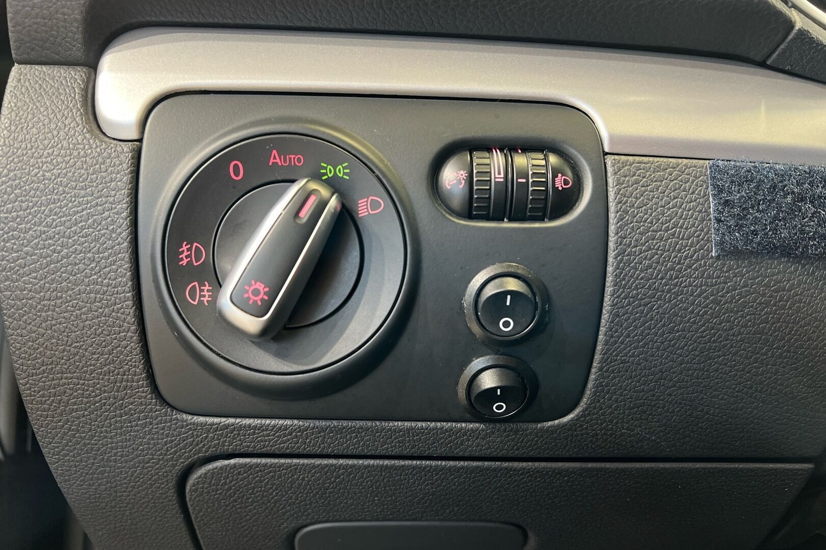 Volkswagen Golf iso kuva 19