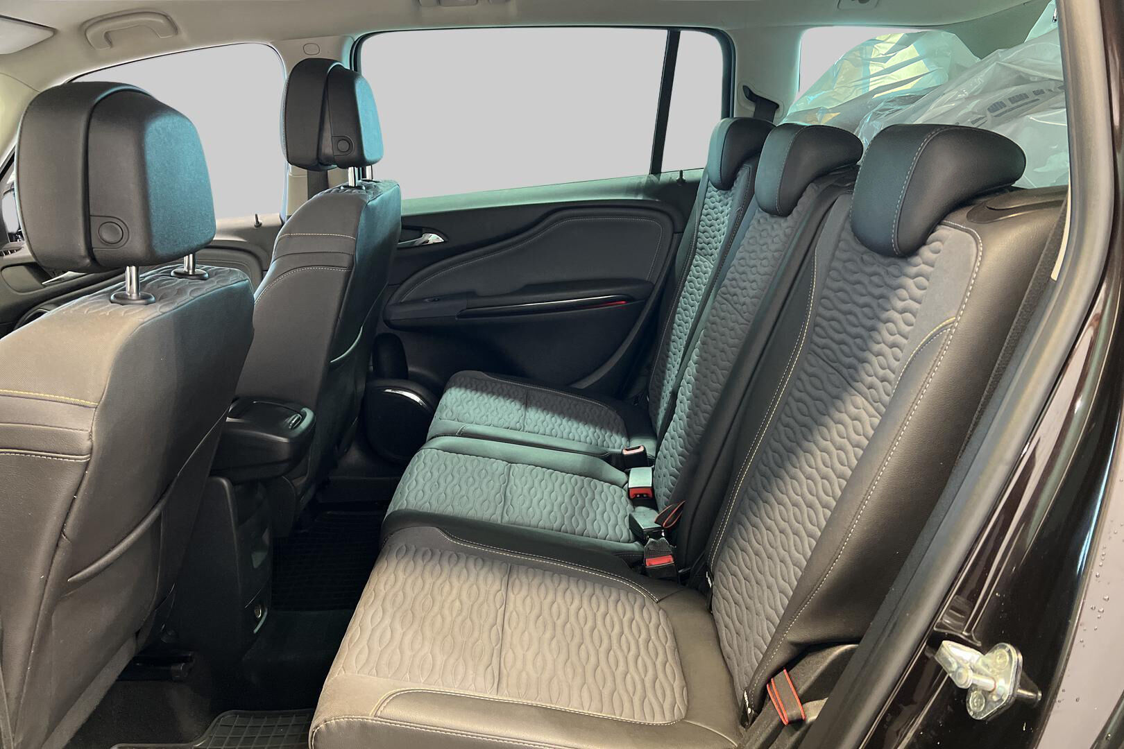 Opel Zafira Tourer iso kuva 9