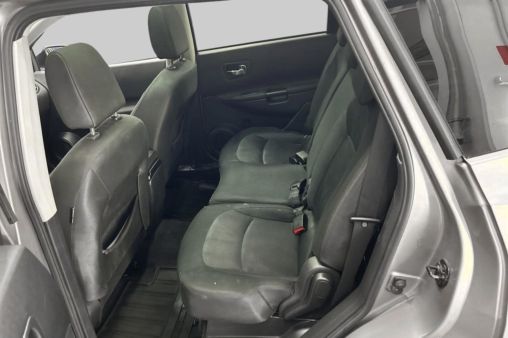 Nissan Qashqai+2 iso kuva 10