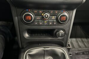 Nissan Qashqai+2 esikatselu 18