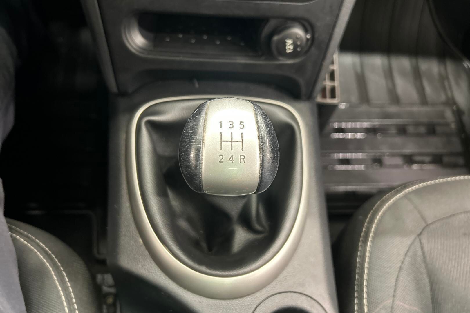 Nissan Qashqai+2 iso kuva 19