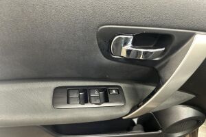 Nissan Qashqai+2 esikatselu 22