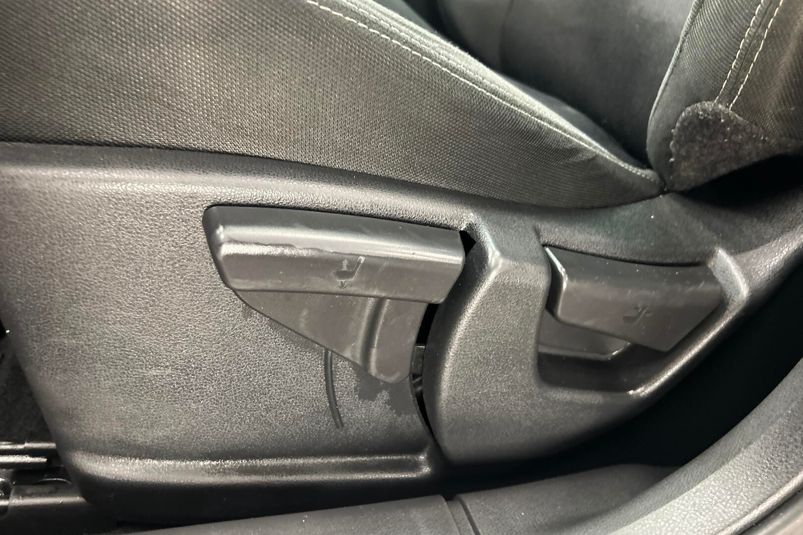 Nissan Qashqai+2 iso kuva 23