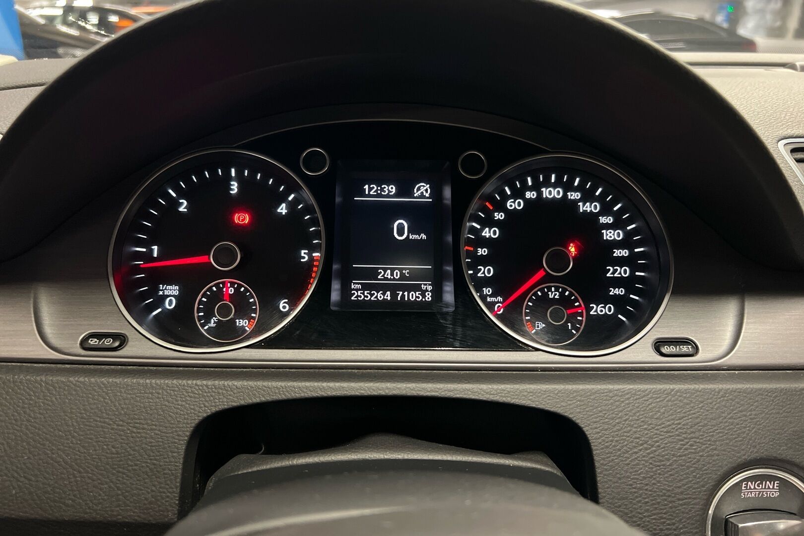 Volkswagen Passat iso kuva 10