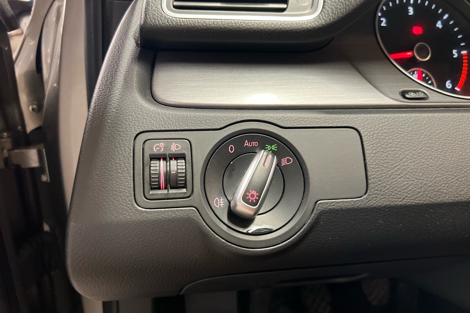 Volkswagen Passat iso kuva 18