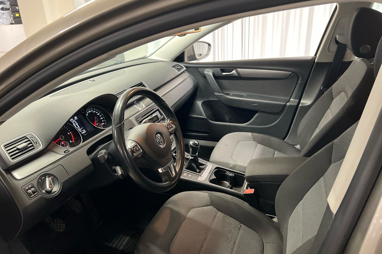 Volkswagen Passat iso kuva 7
