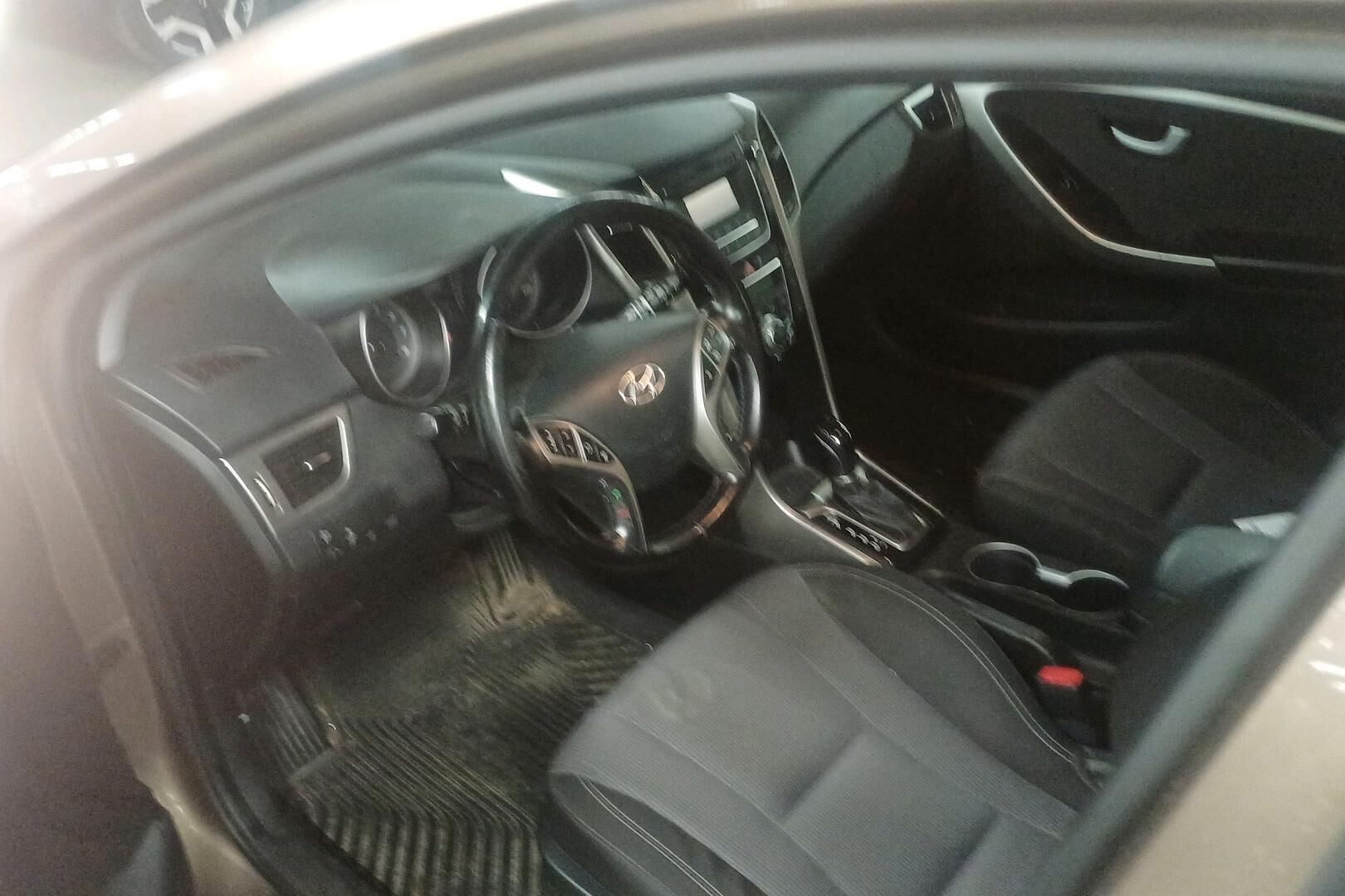 Hyundai i30 5d iso kuva 2