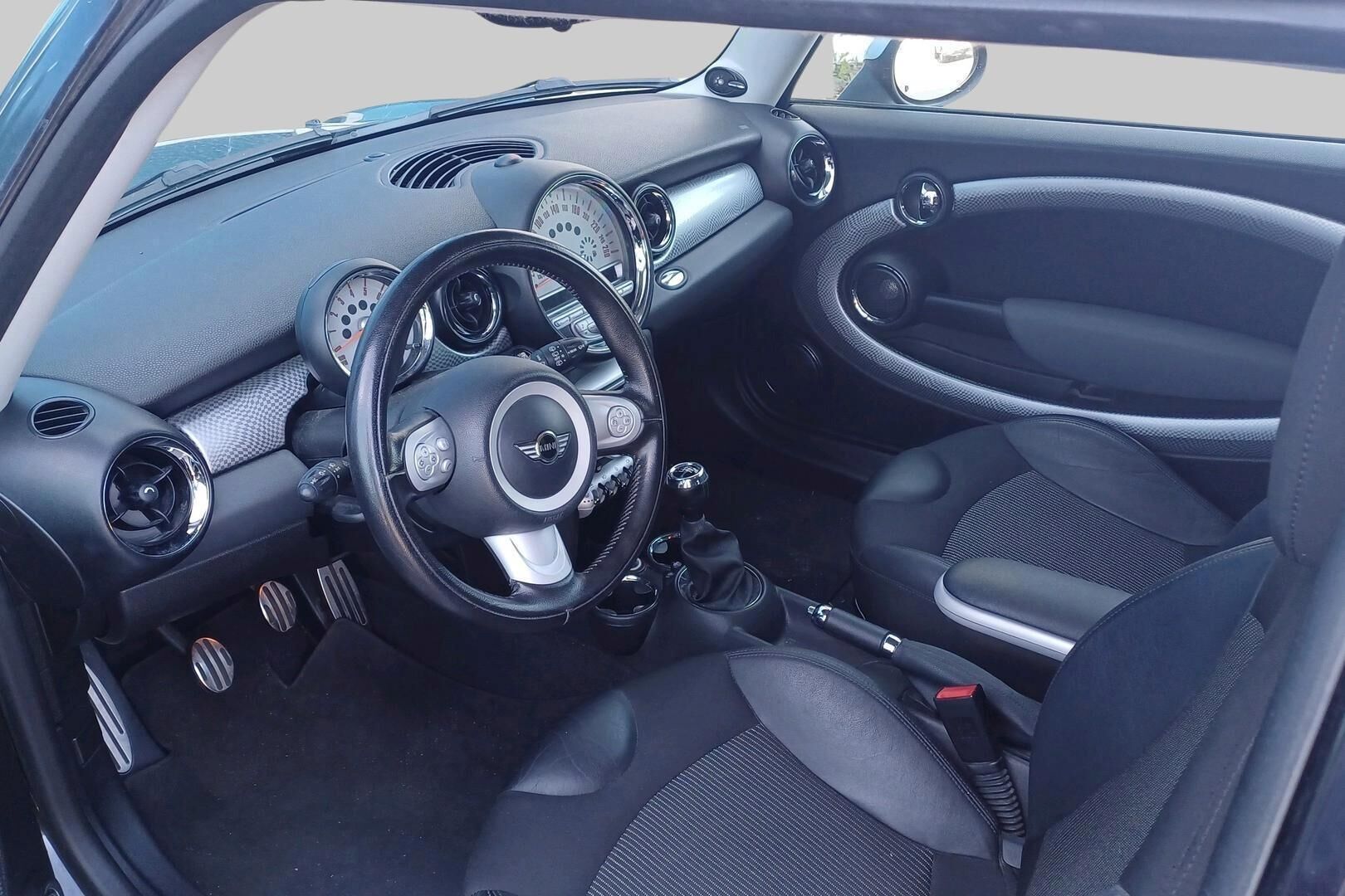 MINI Cooper S iso kuva 1
