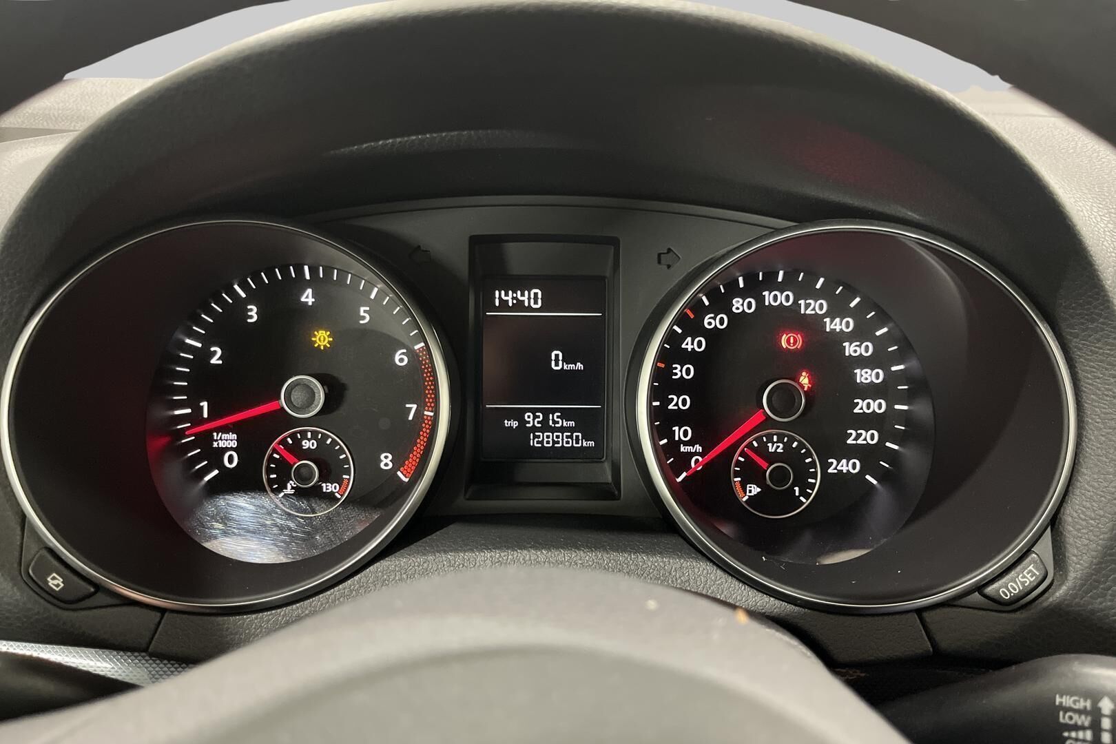 Volkswagen Golf iso kuva 14