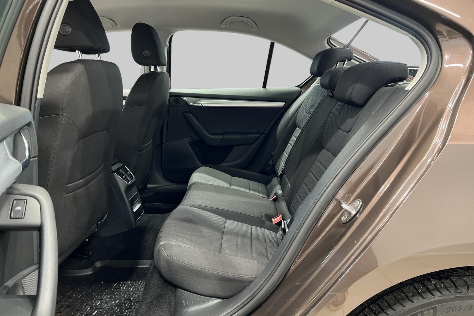 Skoda Octavia iso kuva 10