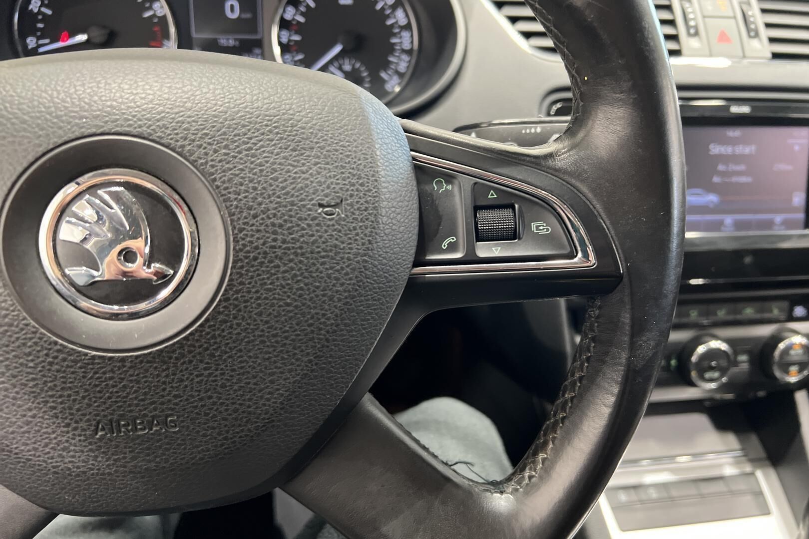 Skoda Octavia iso kuva 19