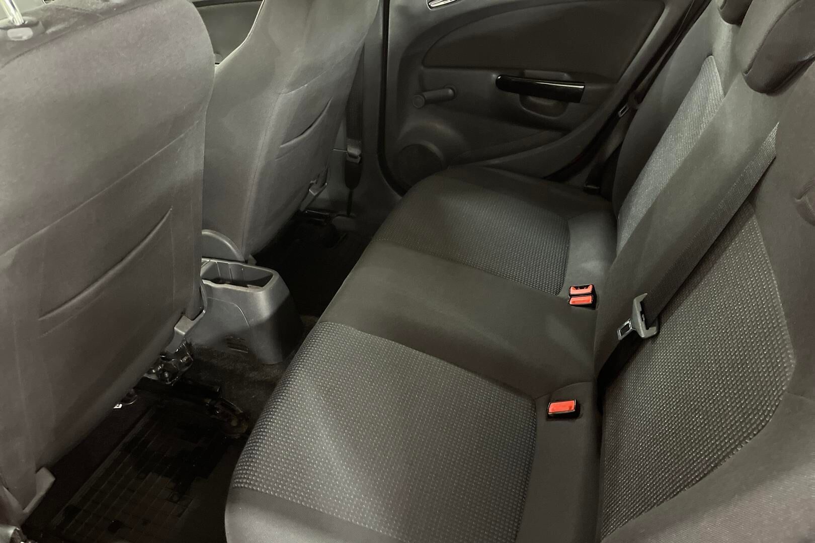 Opel Corsa iso kuva 8