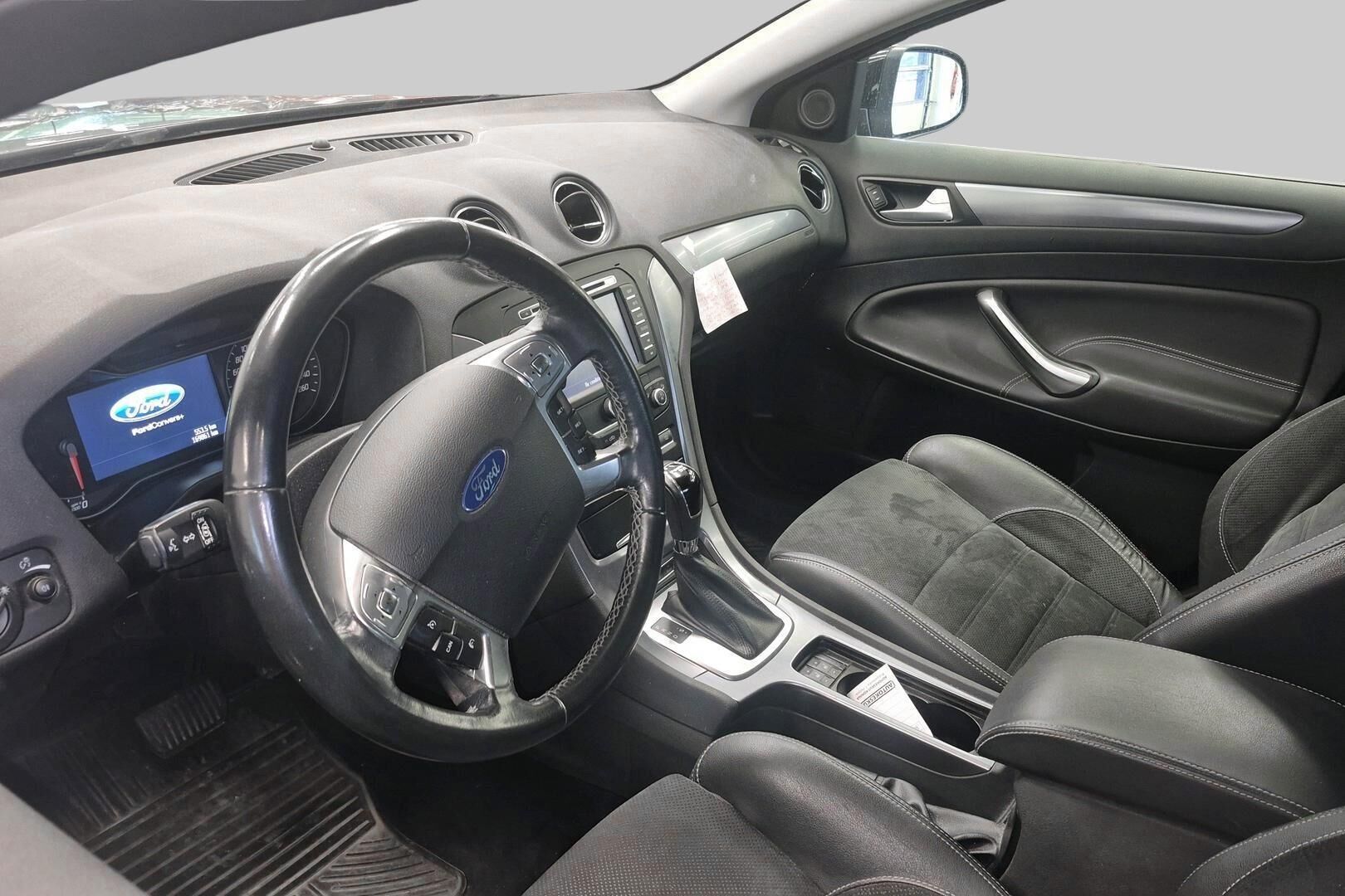 Ford Mondeo iso kuva 2