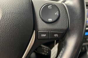 Toyota Auris esikatselu 17