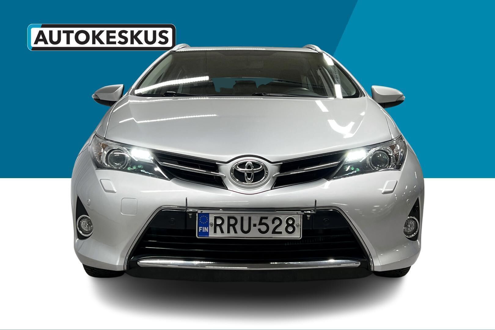 Toyota Auris iso kuva 2