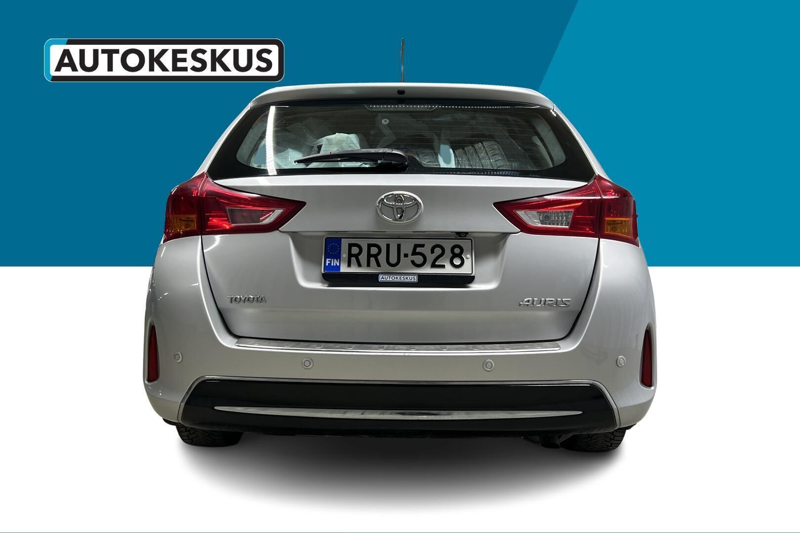 Toyota Auris iso kuva 6