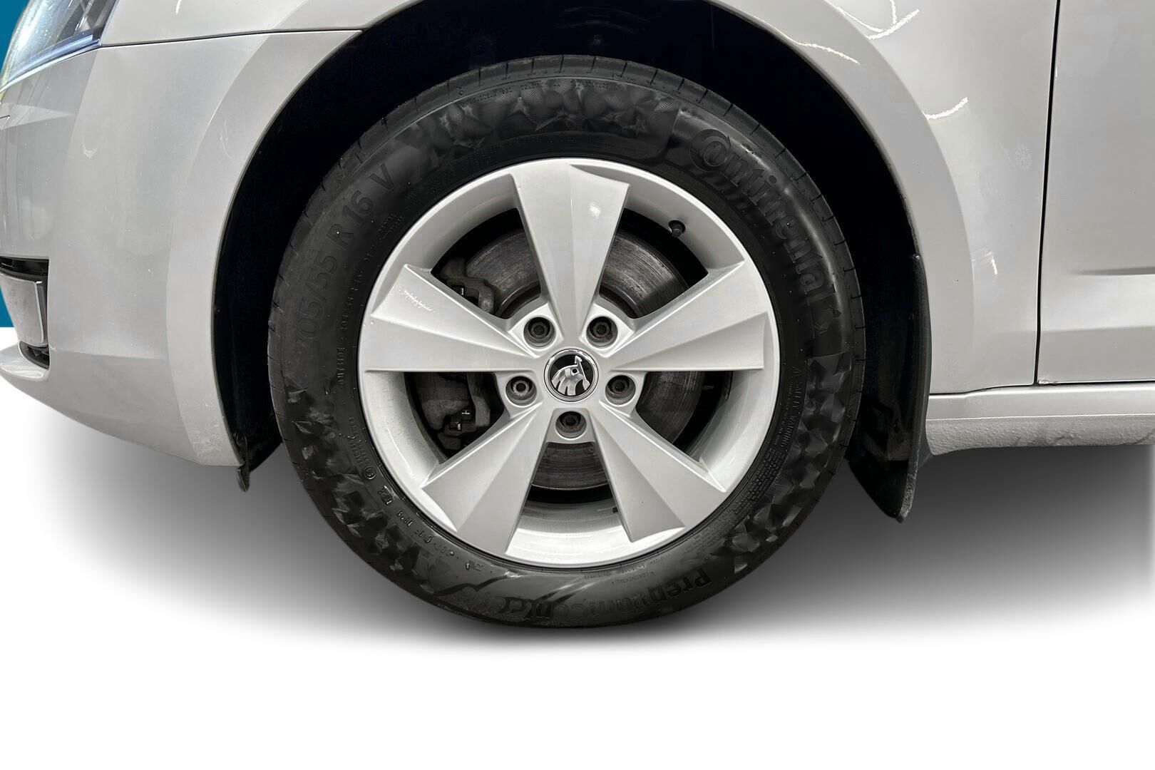 Skoda Octavia iso kuva 13