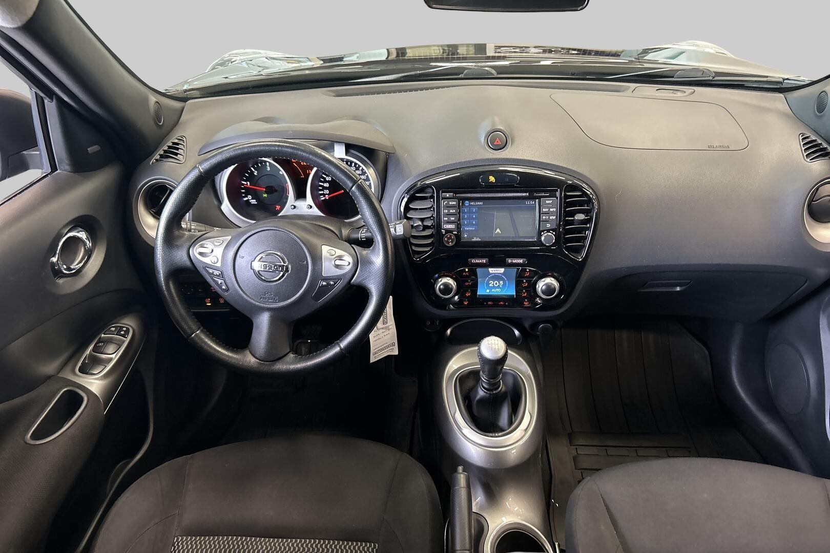Nissan Juke iso kuva 11