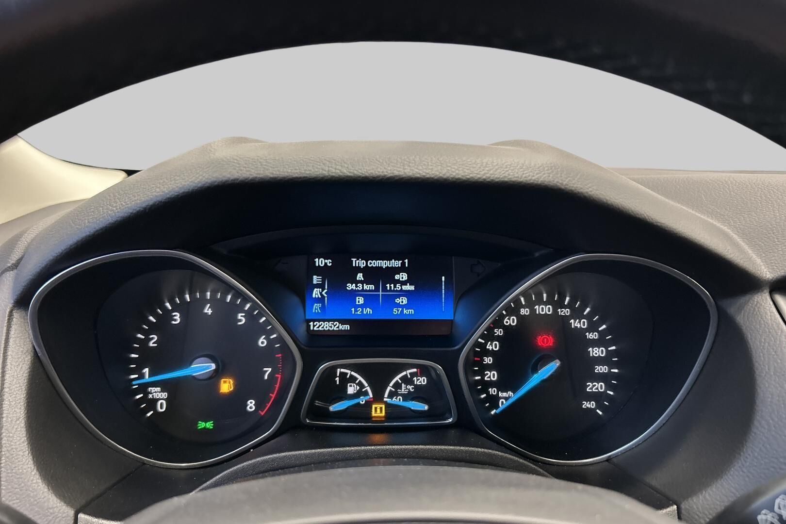 Ford Focus iso kuva 19