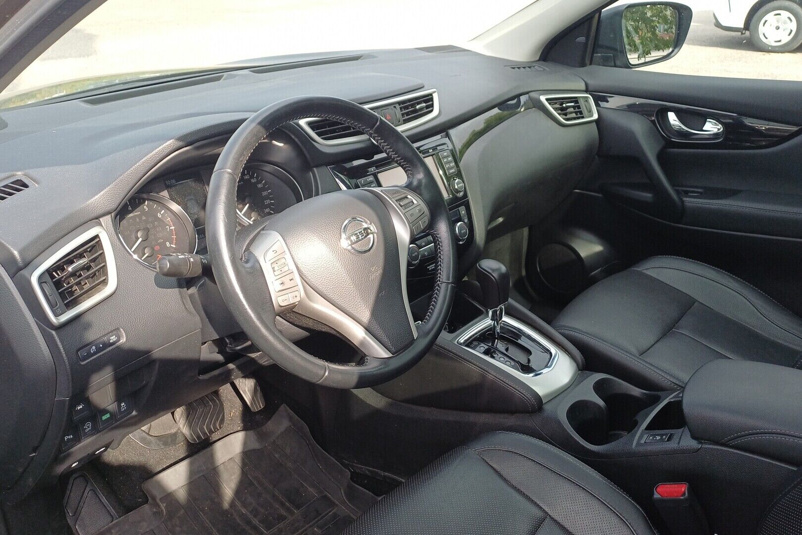 Nissan Qashqai iso kuva 2