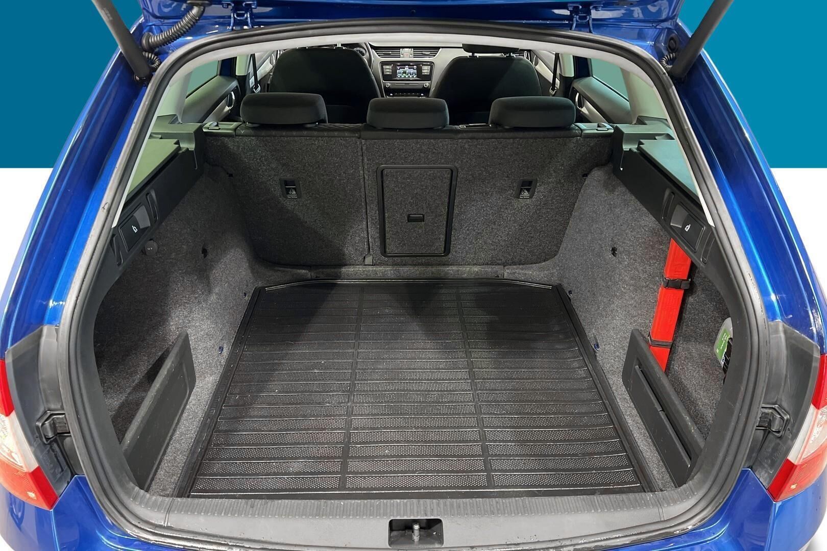 Skoda Octavia iso kuva 12