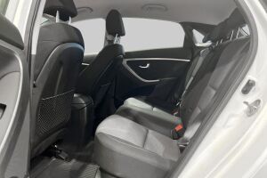 Hyundai i30 5d esikatselu 10