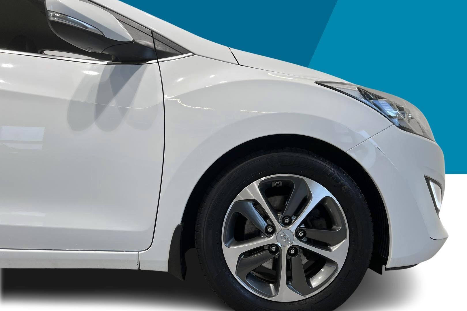Hyundai i30 5d iso kuva 13