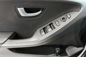 Hyundai i30 5d esikatselu 22