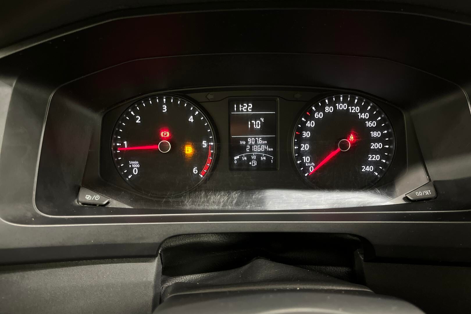 Volkswagen Transporter iso kuva 14