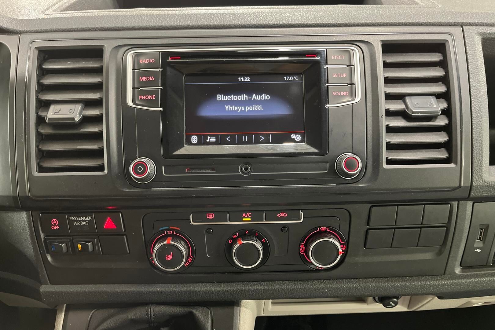Volkswagen Transporter iso kuva 15