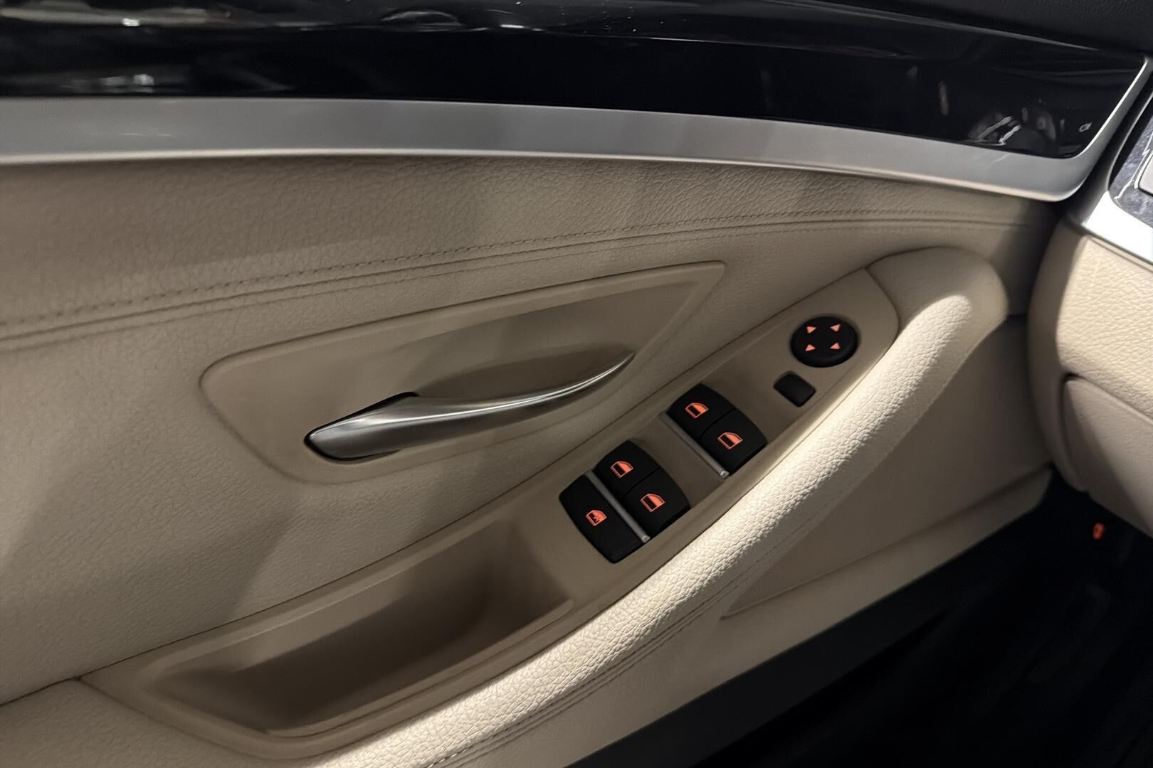 BMW 5-SARJA iso kuva 34