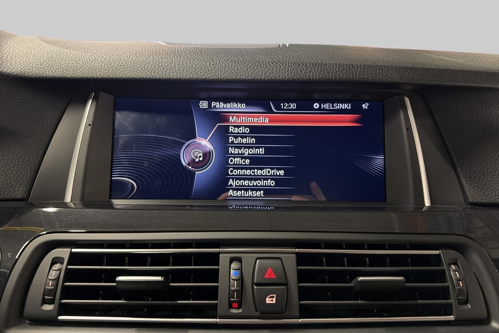 BMW 5-SARJA iso kuva 14