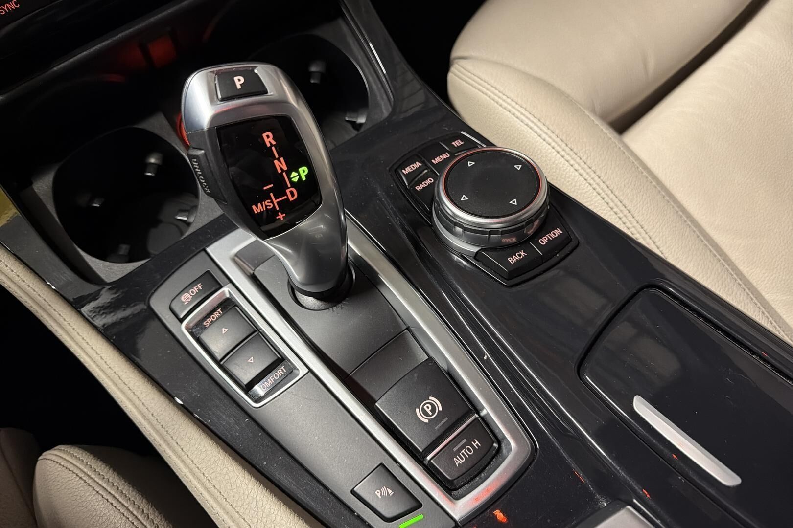 BMW 5-SARJA iso kuva 23