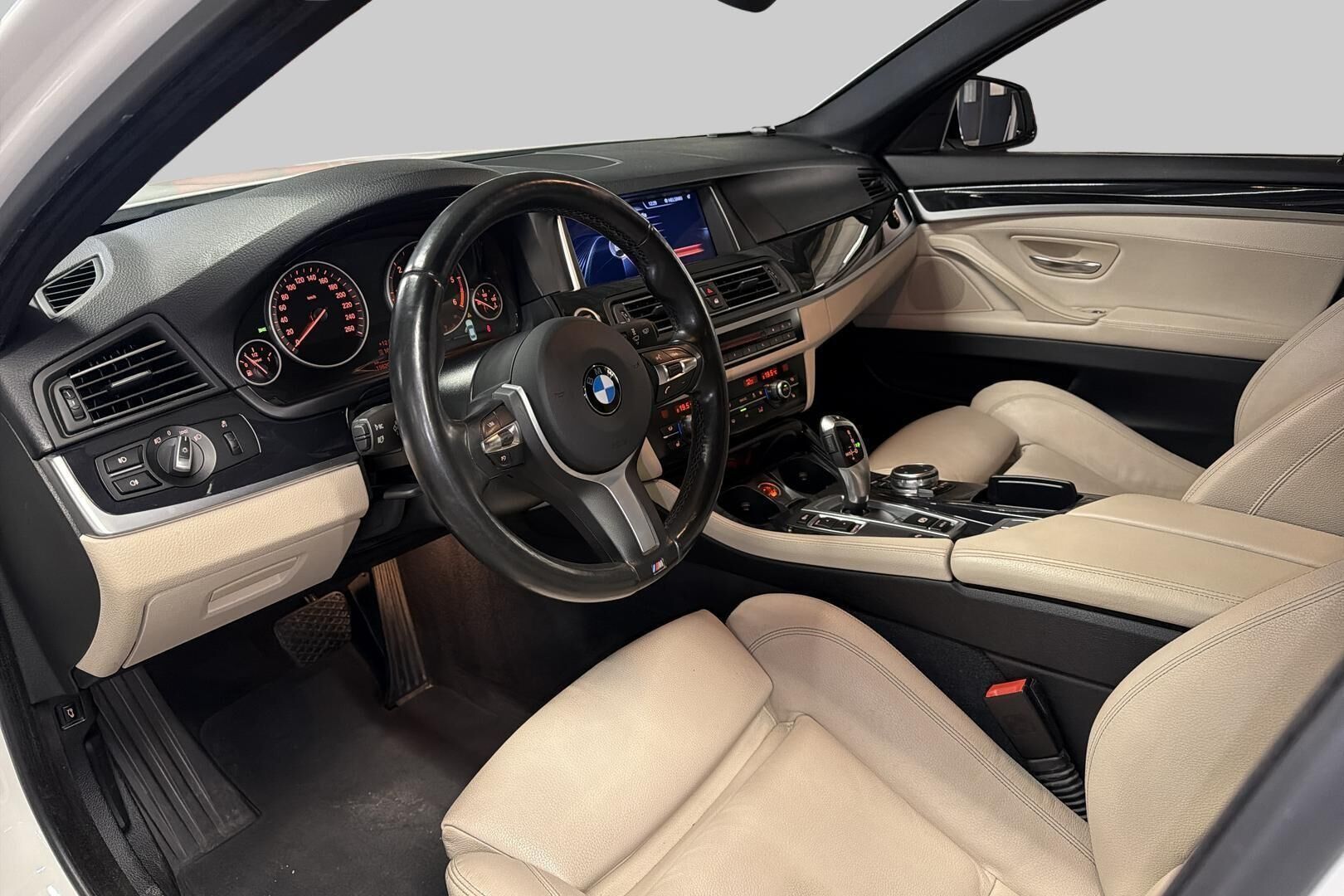 BMW 5-SARJA iso kuva 6