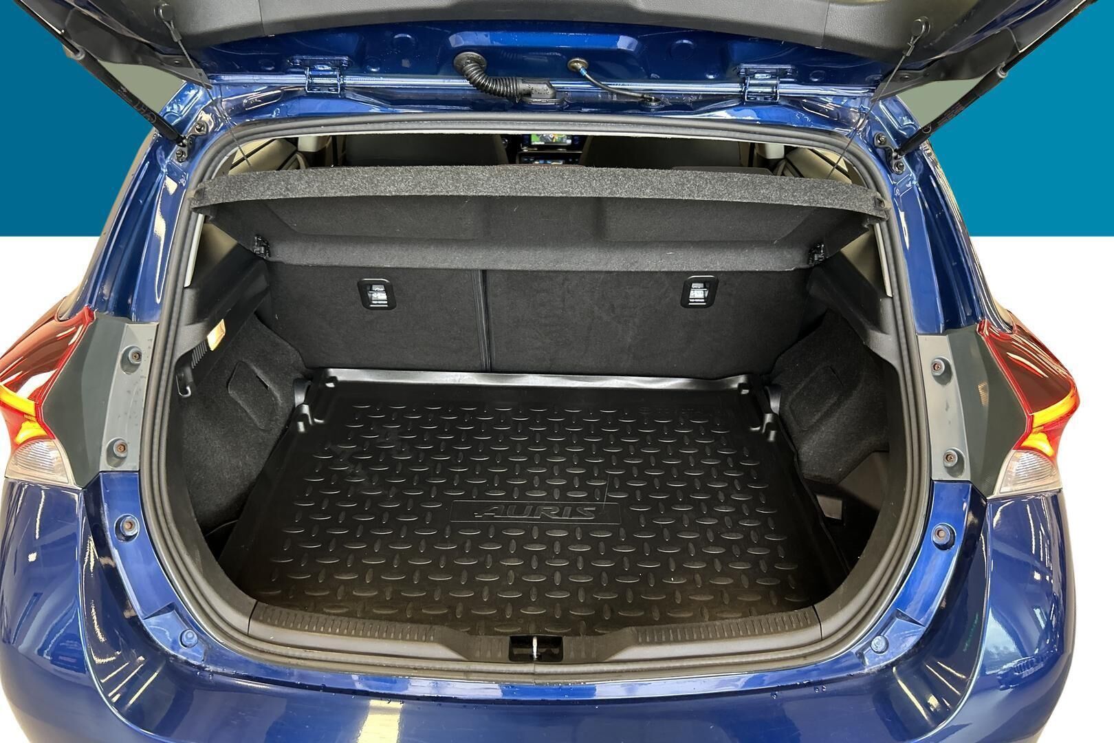Toyota Auris iso kuva 26