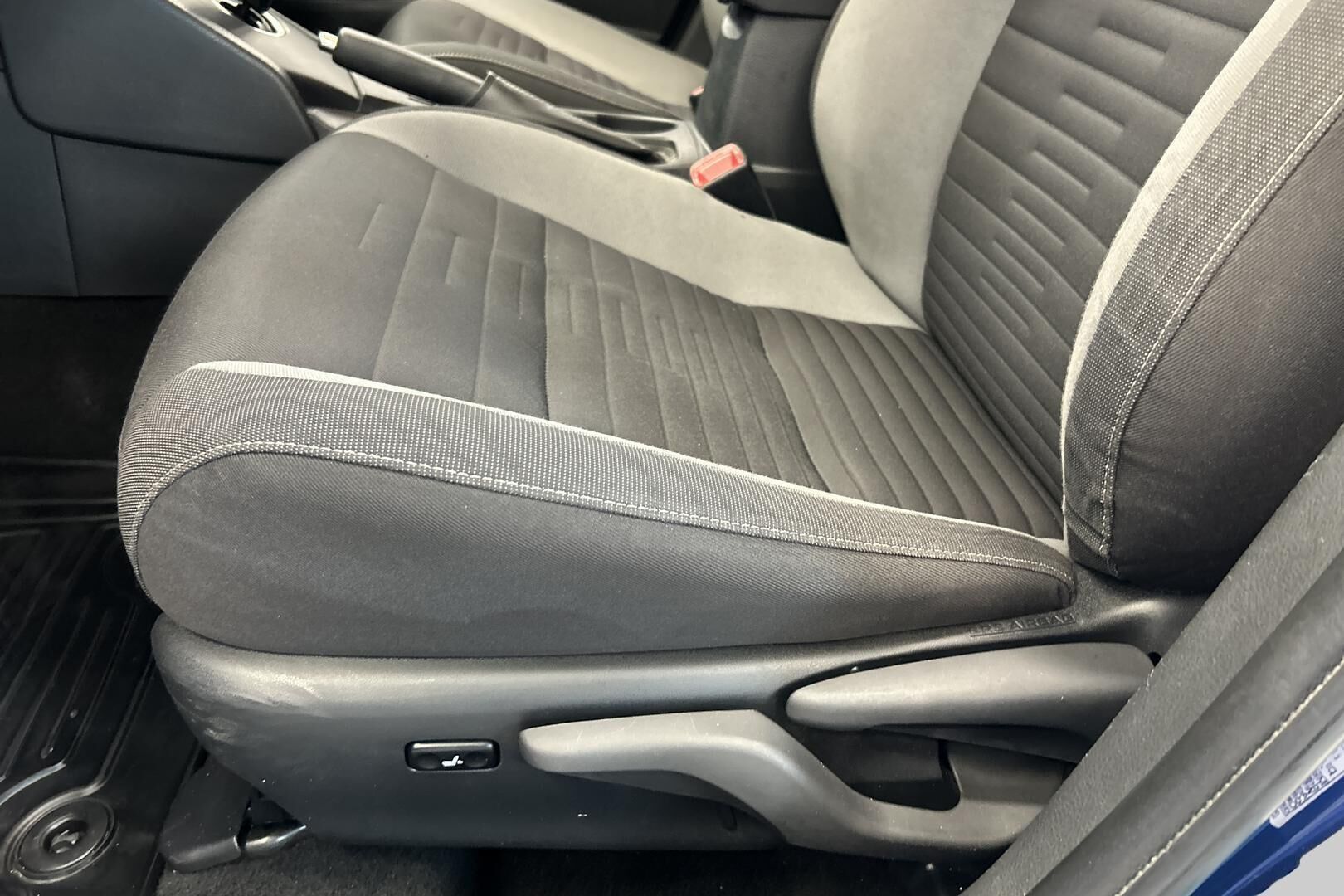 Toyota Auris iso kuva 29