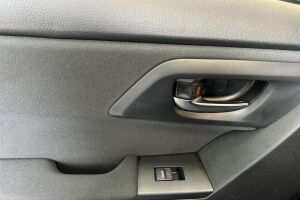 Toyota Auris esikatselu 22