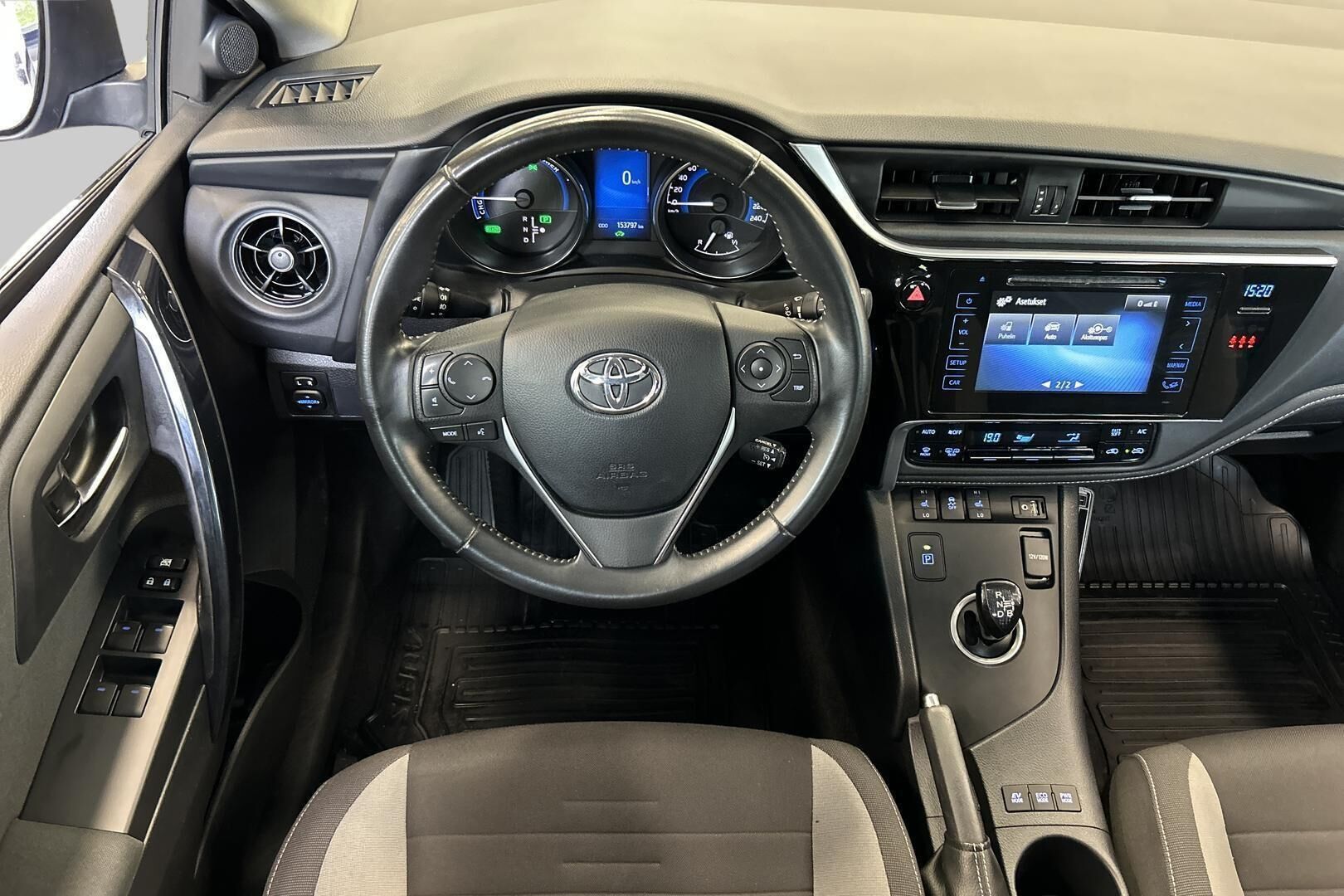 Toyota Auris iso kuva 23
