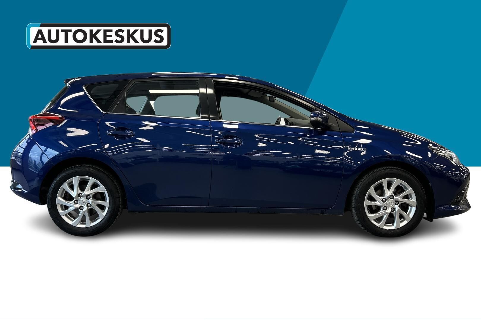 Toyota Auris iso kuva 4