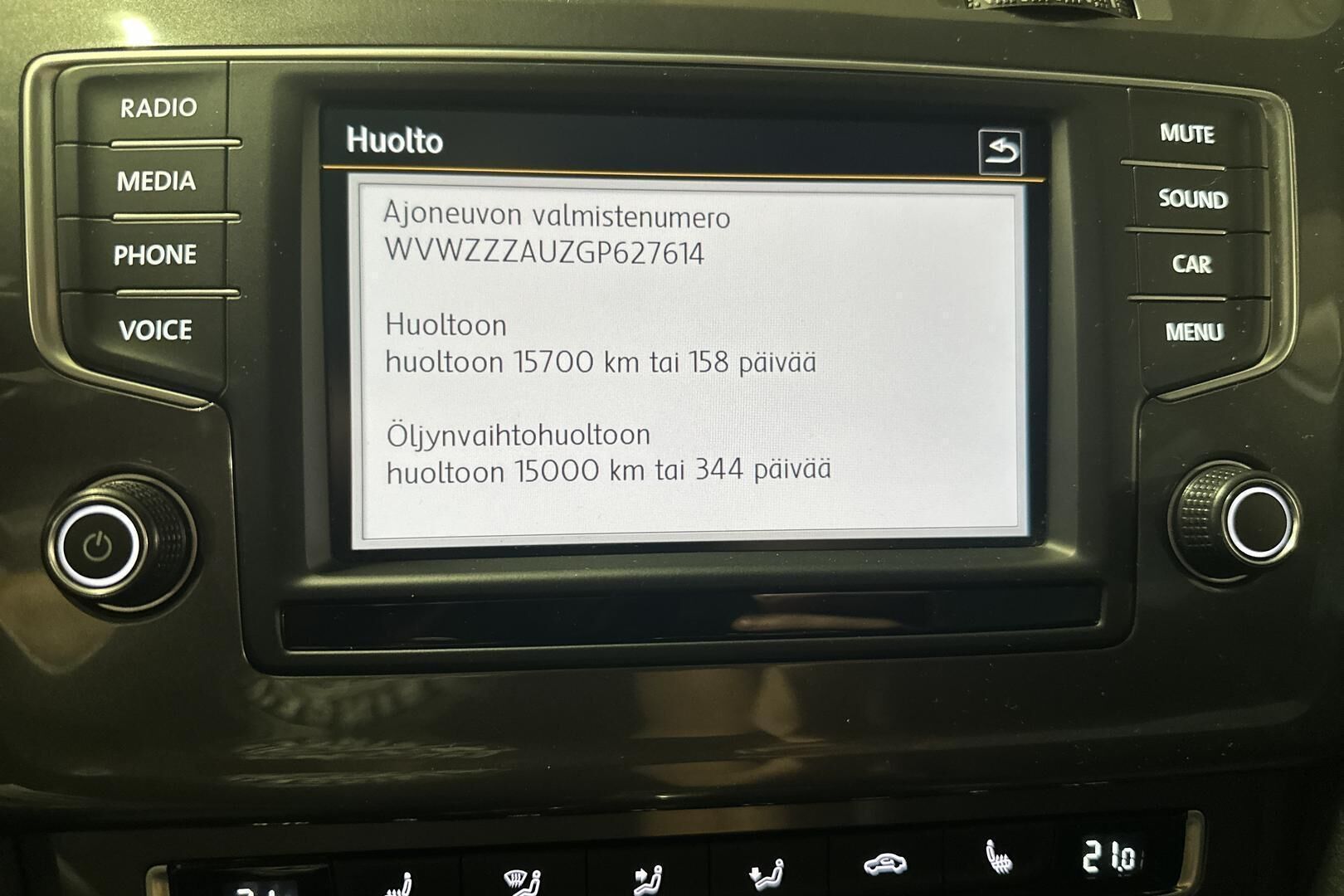 Volkswagen Golf iso kuva 13