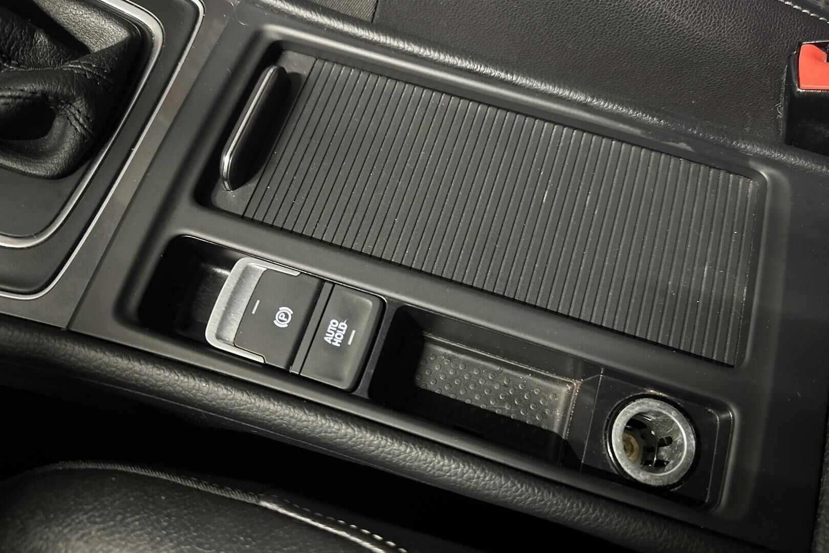 Volkswagen Golf iso kuva 17
