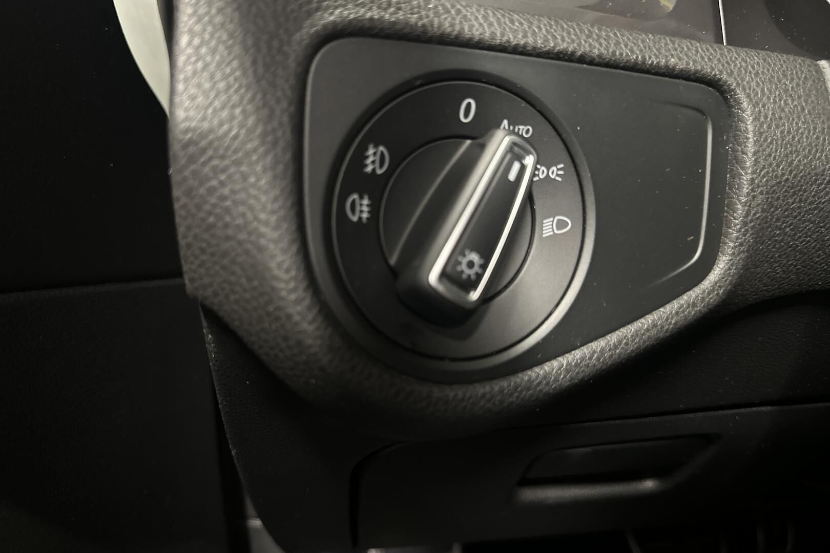 Volkswagen Golf iso kuva 20