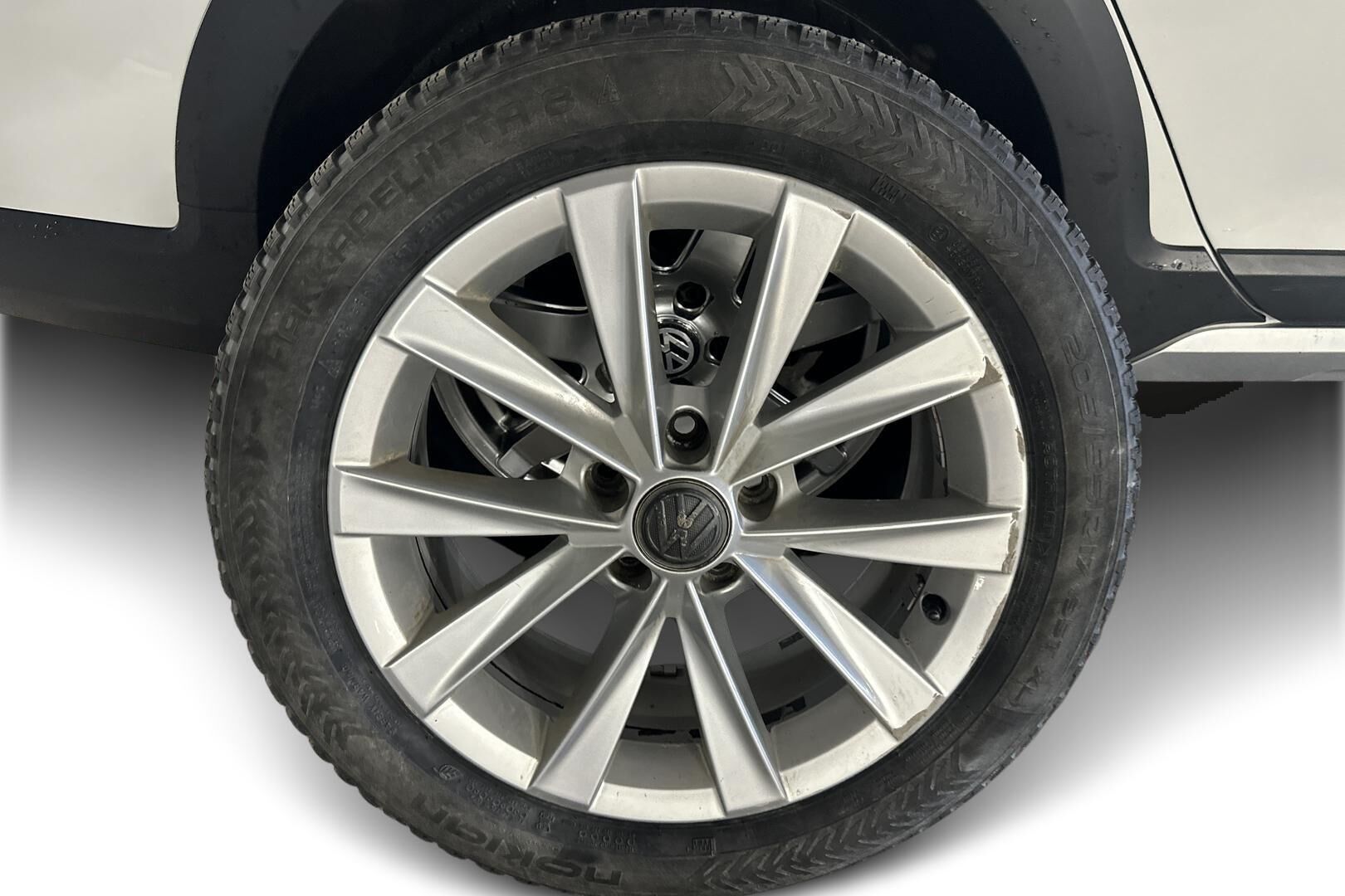 Volkswagen Golf iso kuva 23