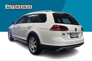 Volkswagen Golf esikatselu 4